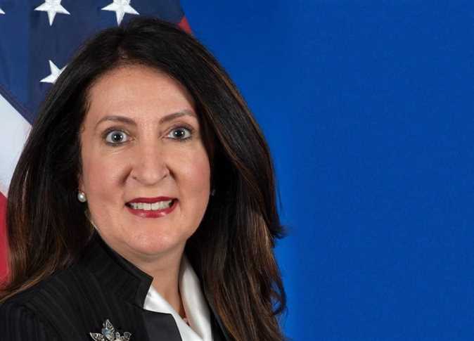 السفيرة الأمريكية تشيد بآثار وملابس إسنا: لابد من زيارتها 